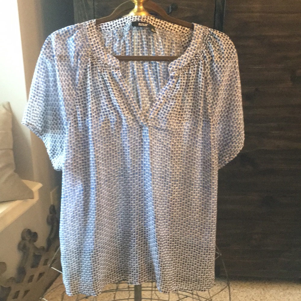 Ladies short sleeved blouse